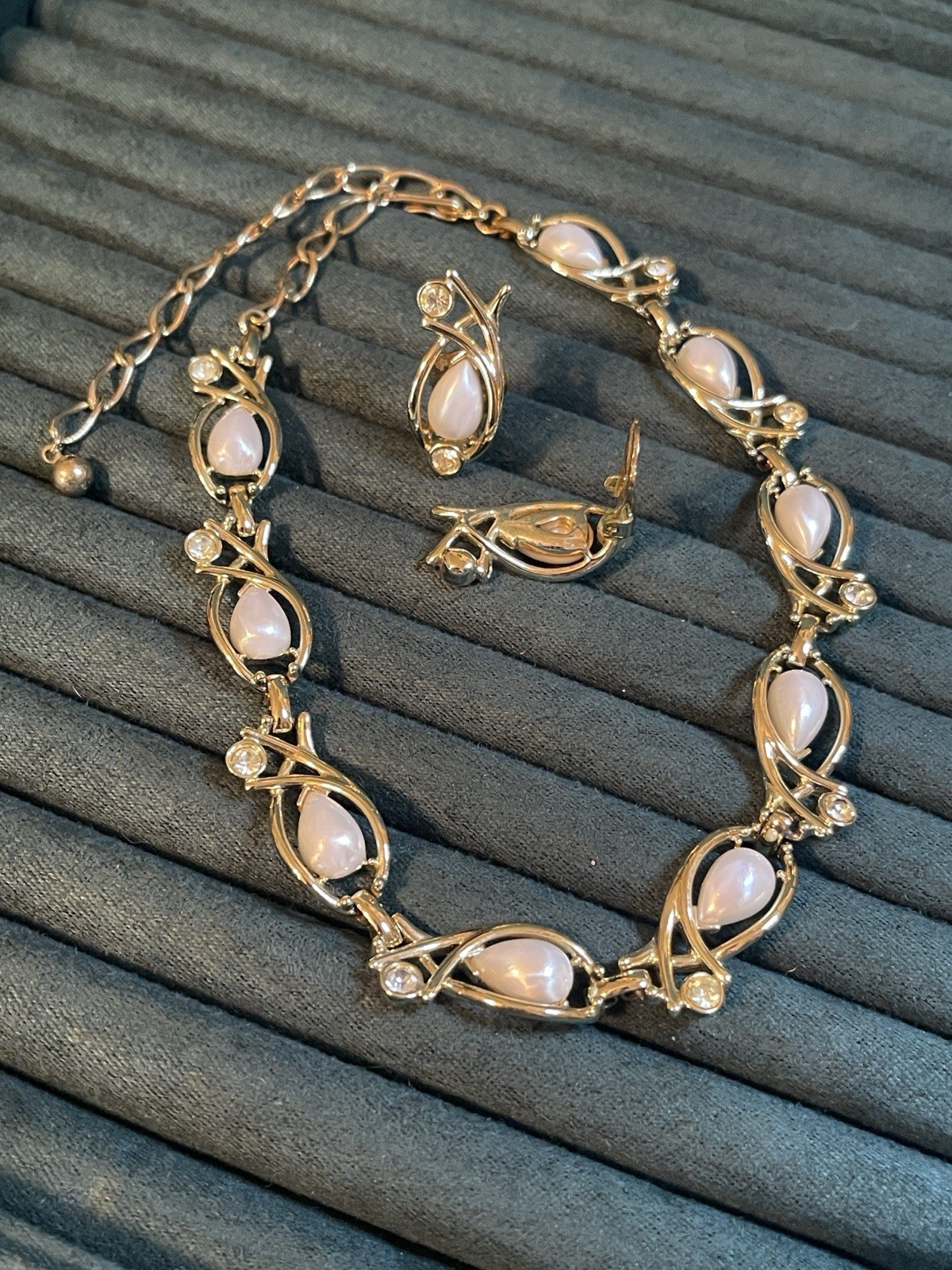 Vintage Gold-Tone Modernist Faux Pearl Rhinestone Necklace & Clip On Earring Set