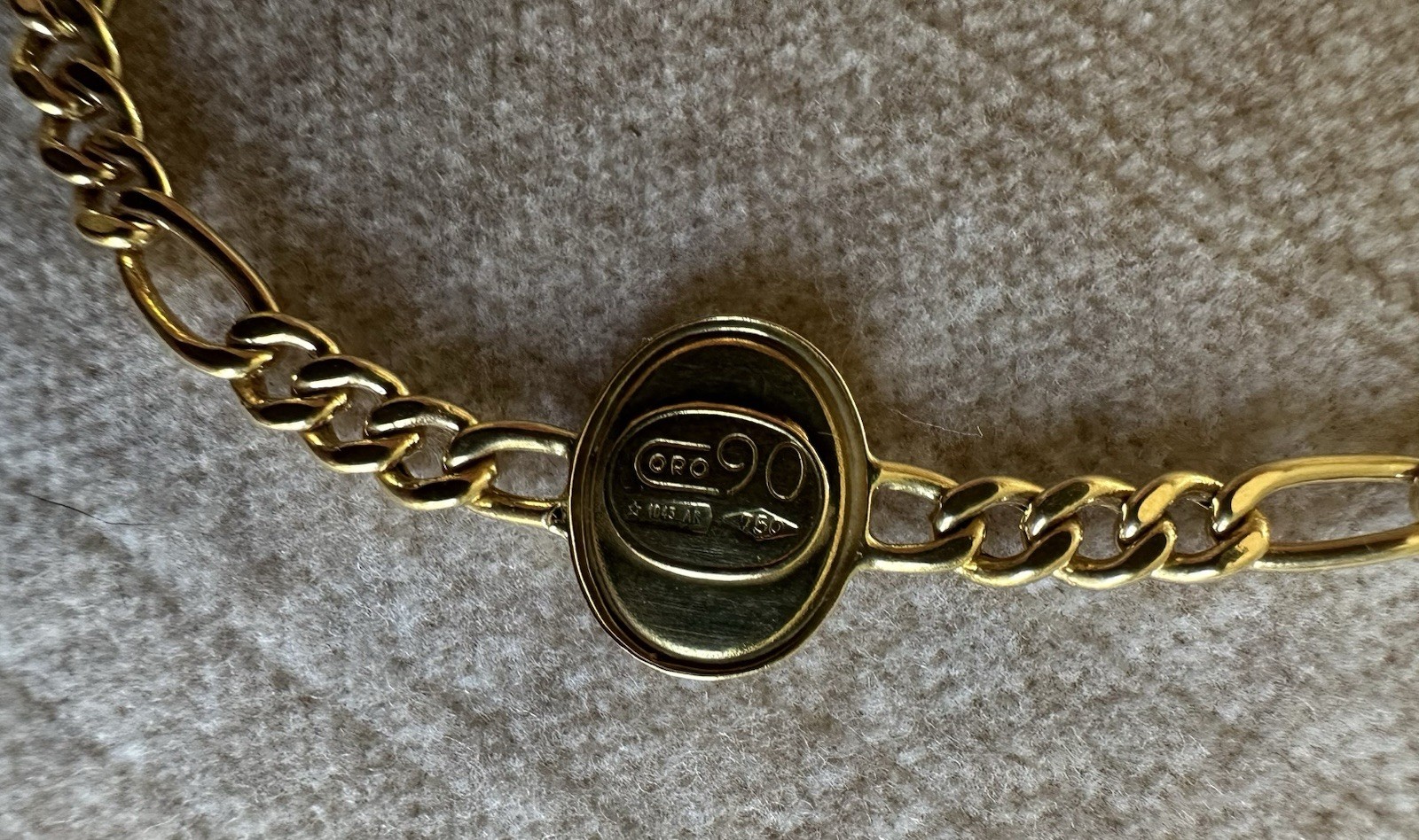 Vintage 18K Yellow Gold Italian Woman Cameo Figaro Chain Bracelet, 8 Inches