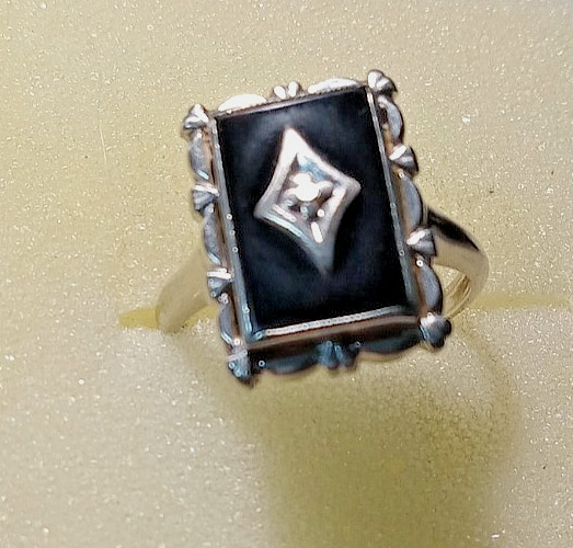 Vintage ESTATE 10k White Gold Onyx & DIAMOND Ring–Size 5