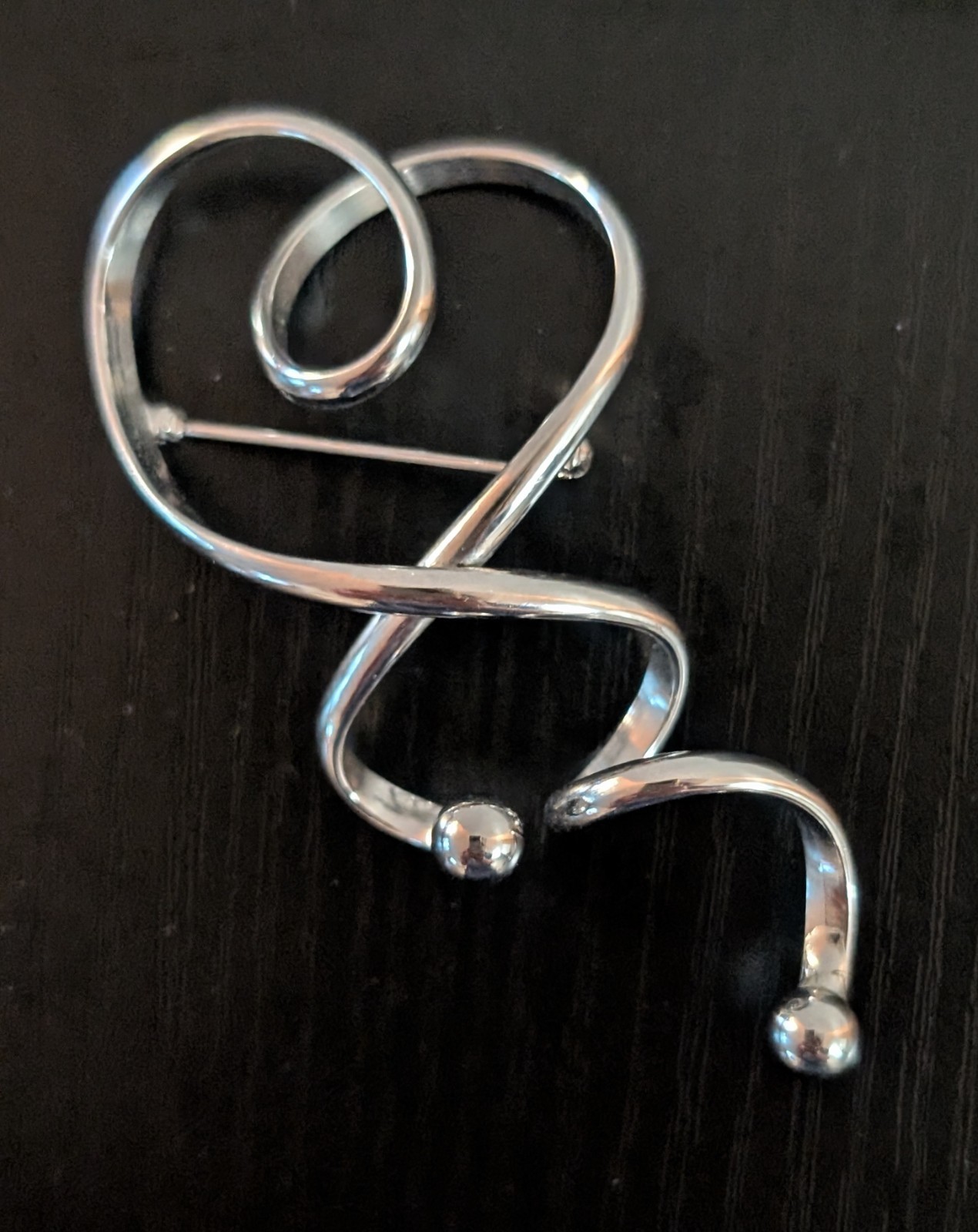 Vtg Silver Tone Swirl Ribbon Heart Abstract 3D Pin Brooch 3″