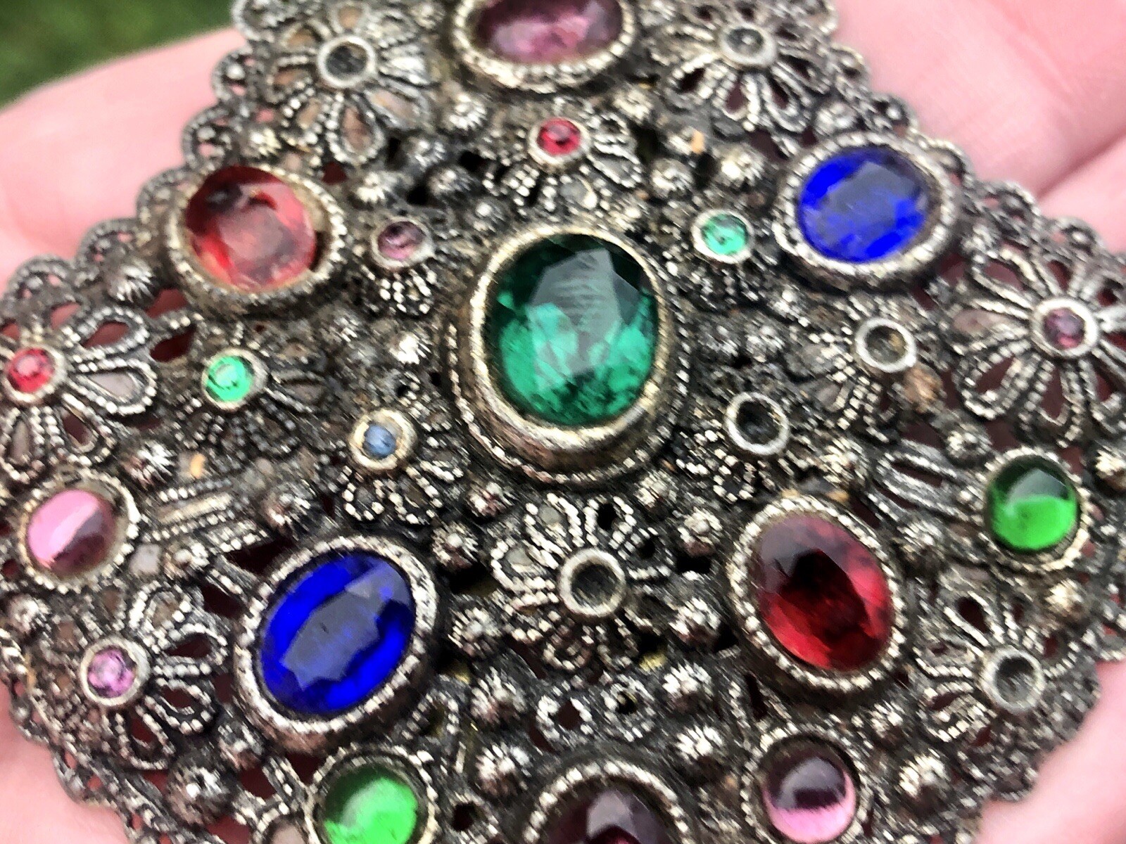 New England Glass Works Antique Repousse Designed Glass Stone Fur Scarf Clip