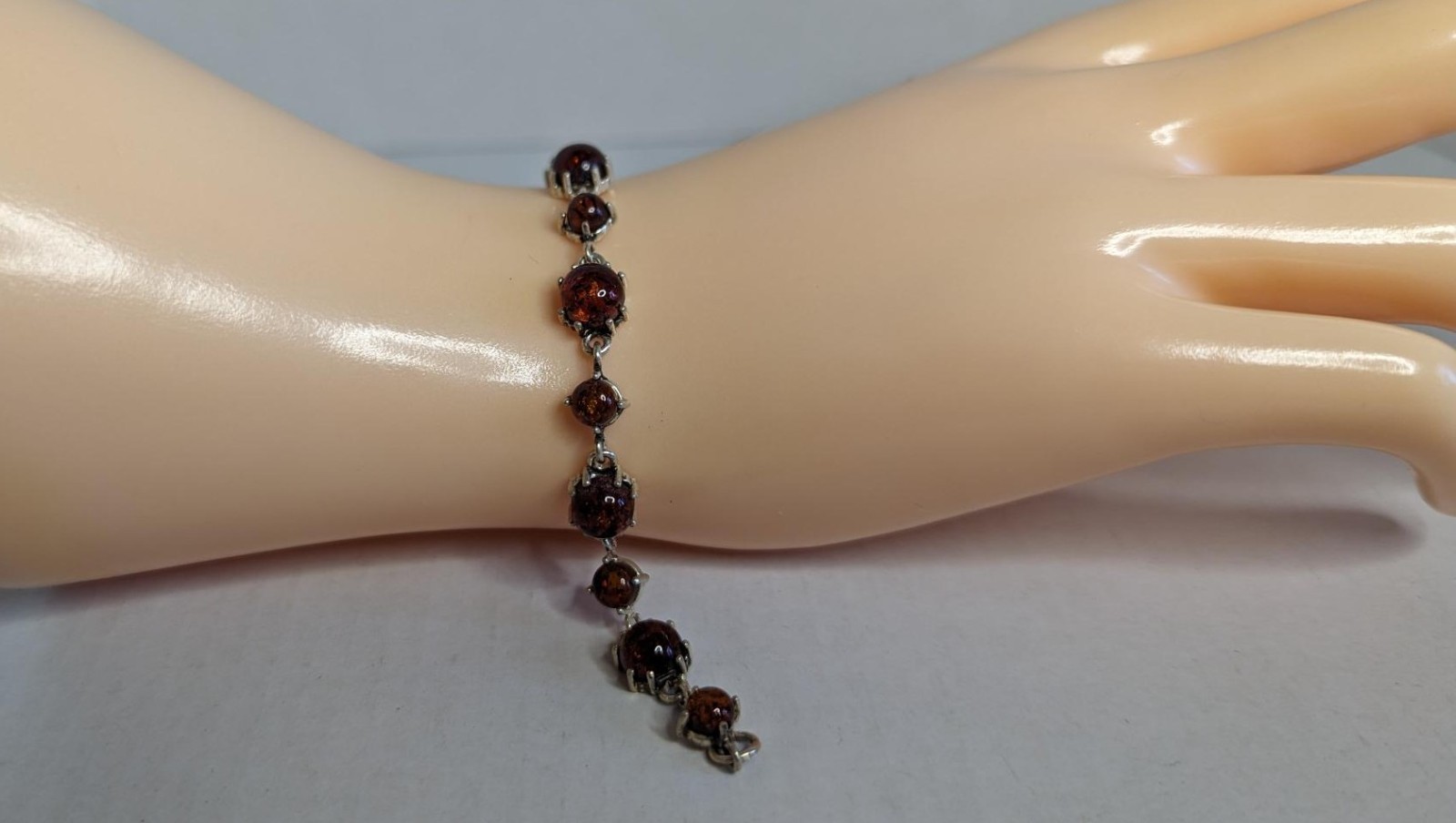 Vintage 7.25 in Cabochon Baltic Amber 925 Silver Bracelet 26.2.27-2