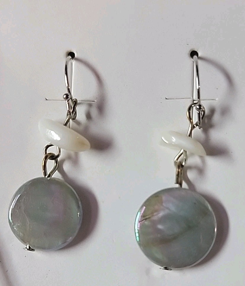 Vintage Shimmer Shell and metal design Necklace & Earring Set NEW WITH BOX.