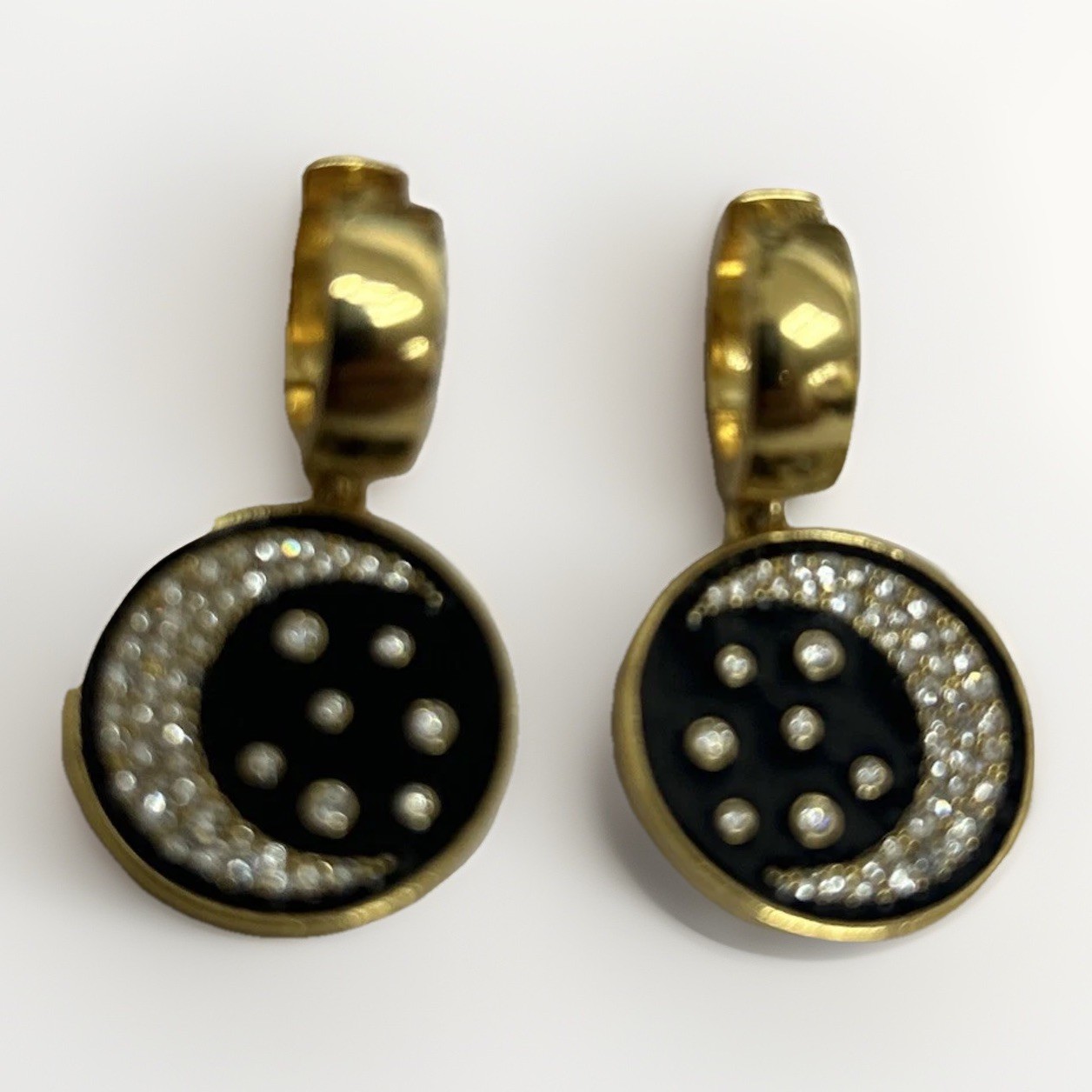 Vintage Gold Tone Rhinestones Earrin