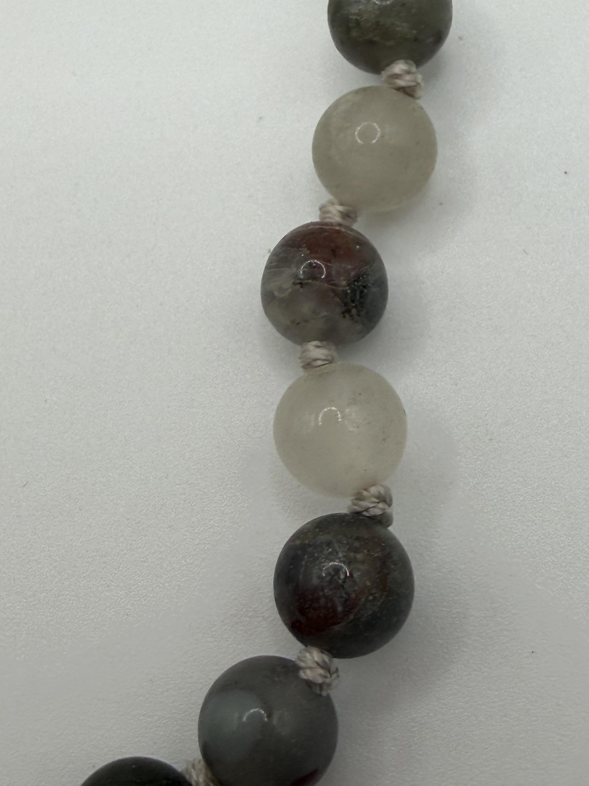 GRAY STONE BEADED NECKLACE 16IN ROUND BEADS HOOK CLASP WOMENS STATEMENT JEWELRY