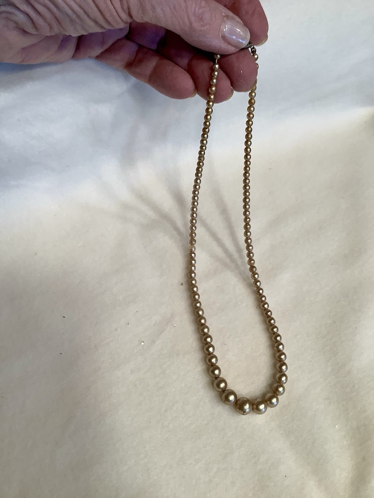 Vintage 16 inch Single Strand Faux Pearl Necklace With Fish Hook Clasp