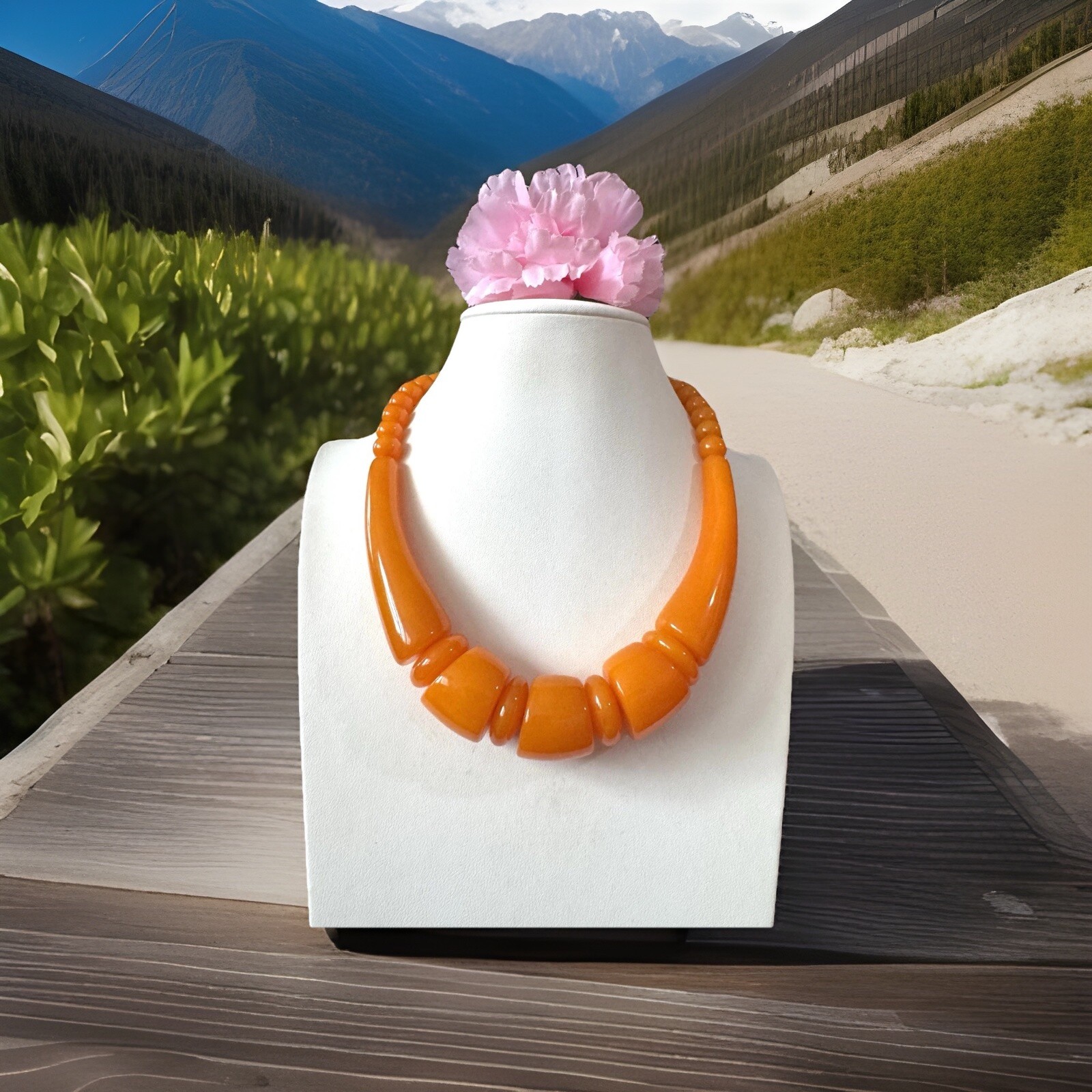 Vintage Style Unique Design Amber Resin beads Necklace for sale