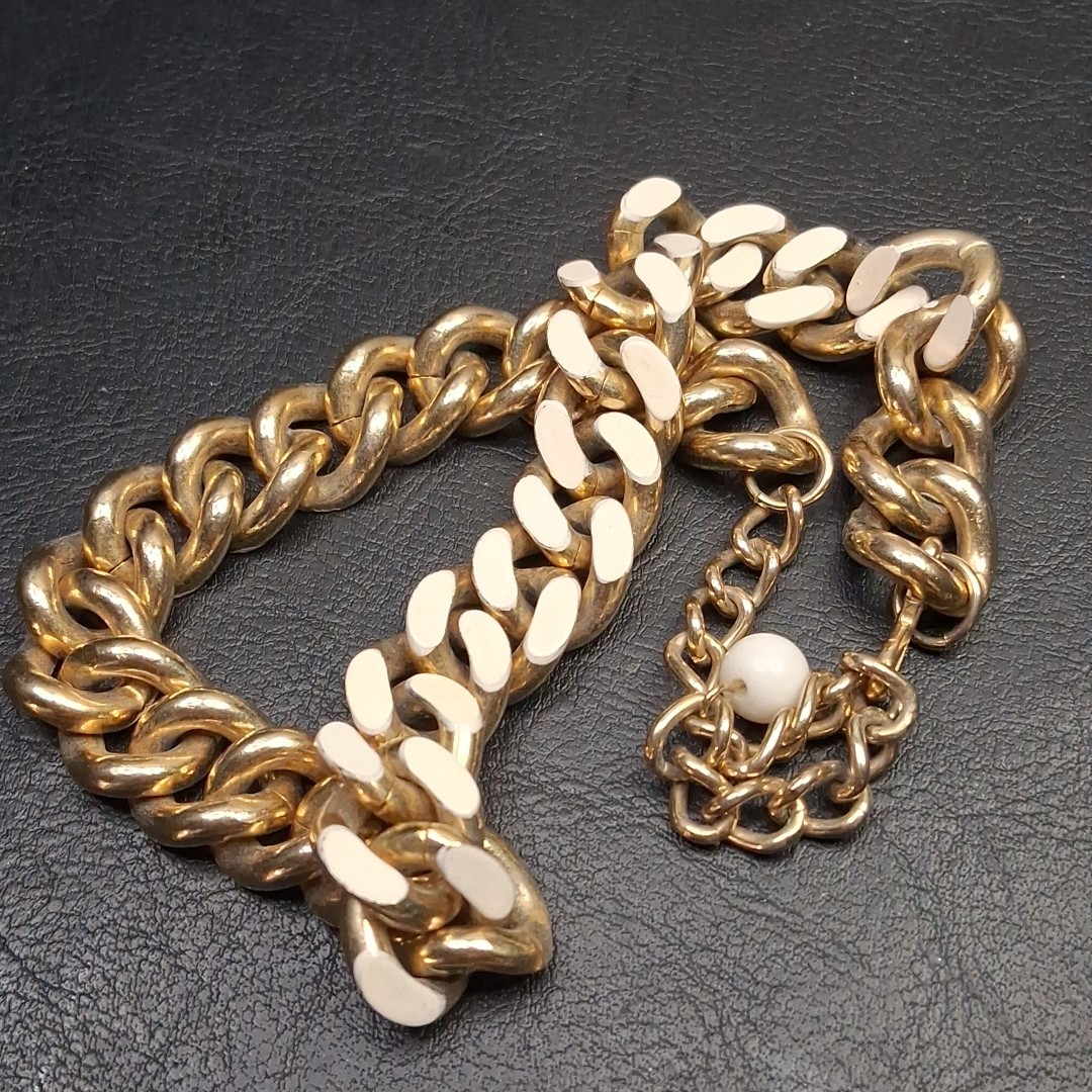 Vintage Cream Enamel And Gold Tone Reversible Necklace. 17.198