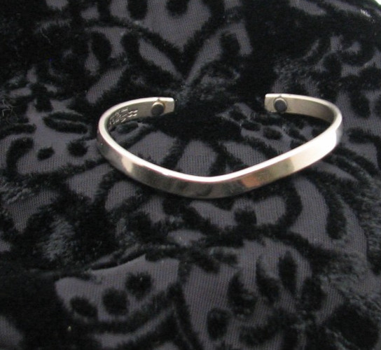 Vintage Sergio Lub Magnetic Bracelet Silver Tone Wave Design Size Small