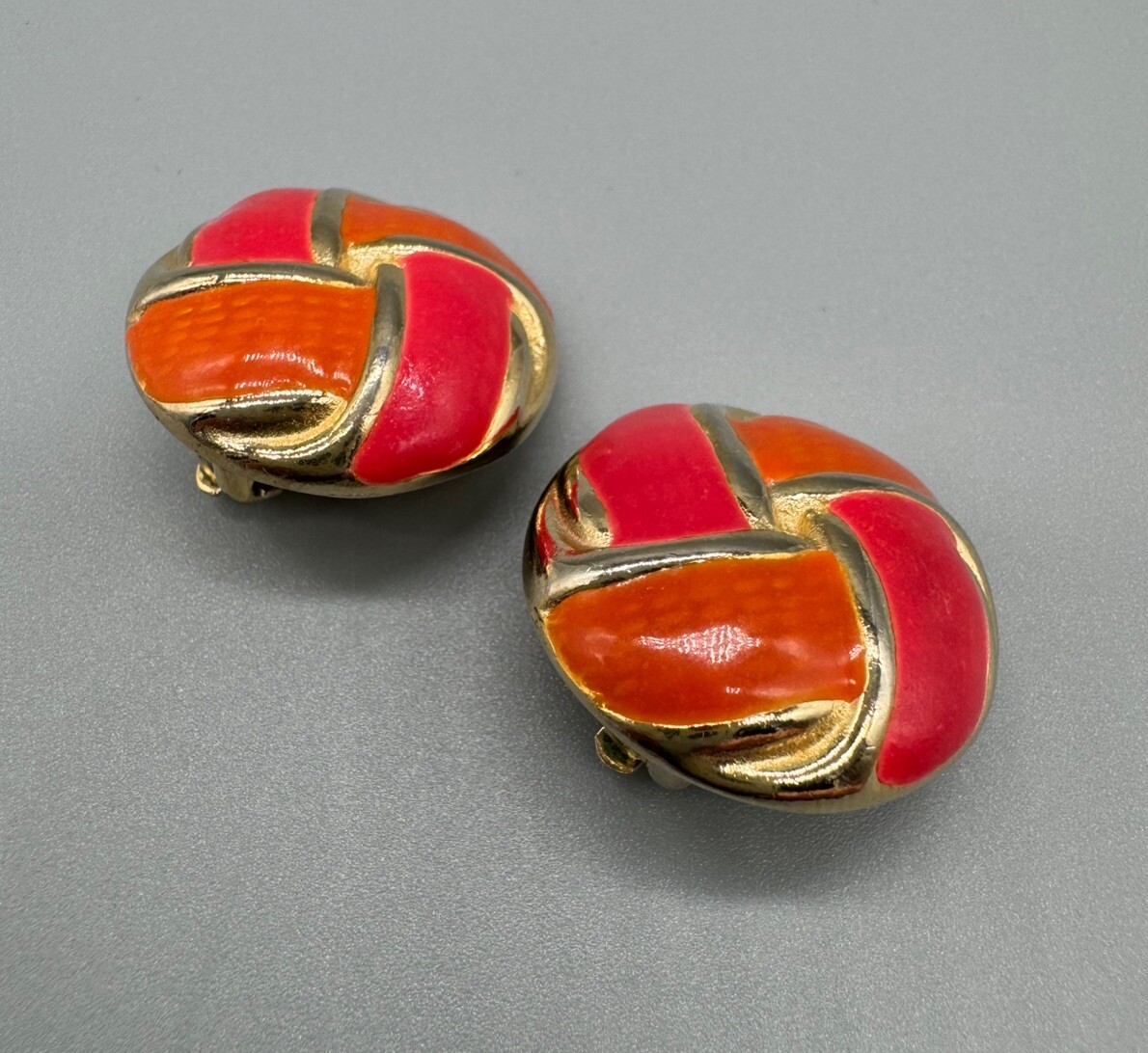 Vintage Gay Boyer Intervene Red Orange Enameled Gold Tone Clip On Round Earrings