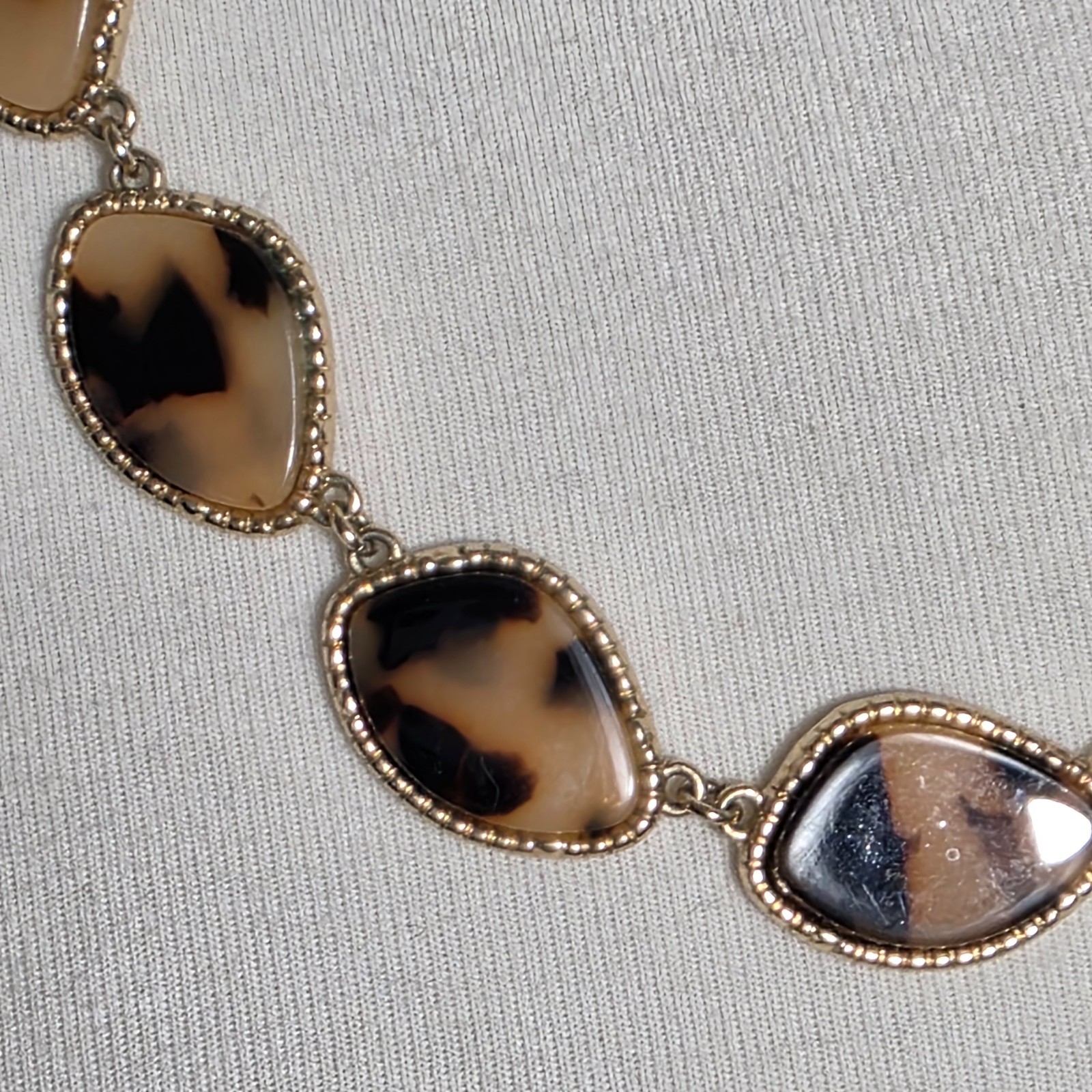 Sugarfix by BaubleBar Tortoise Shell Pattern Necklace Gold Tone With Resin Stone