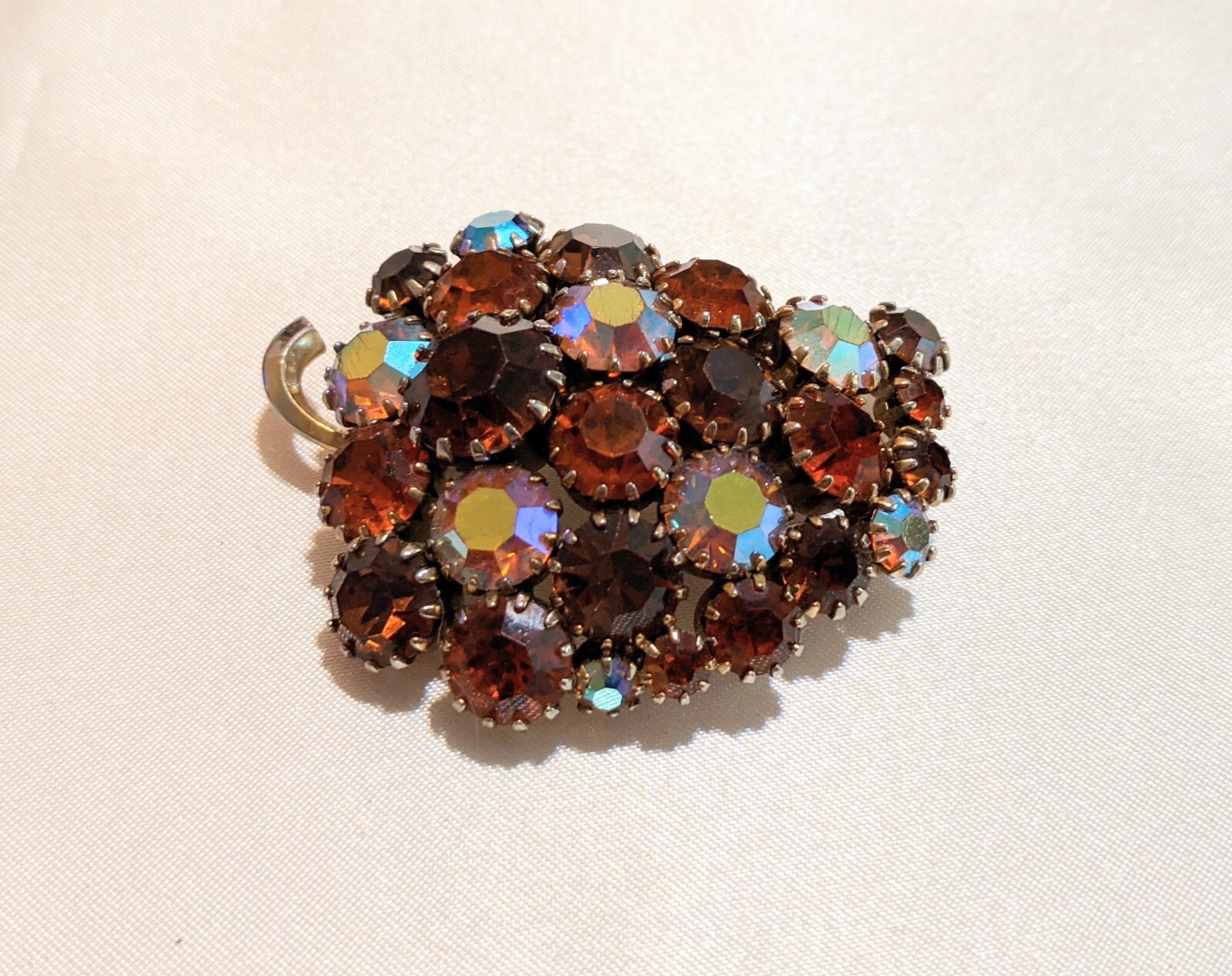 Vintage Unsigned SCHREINER AB Grapes Cluster Prong-Set Rhinestone Brooch Pin