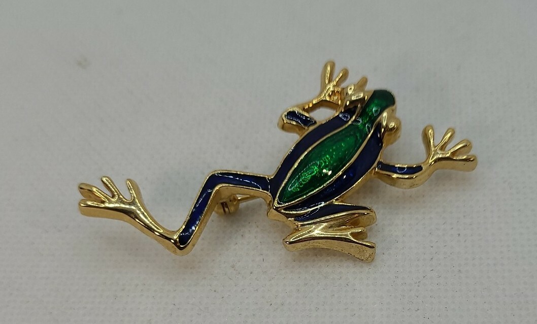 Tree Frog Gold Tone Blue and Green Enamel Pin Brooch Approximately 2-1/4″x1″