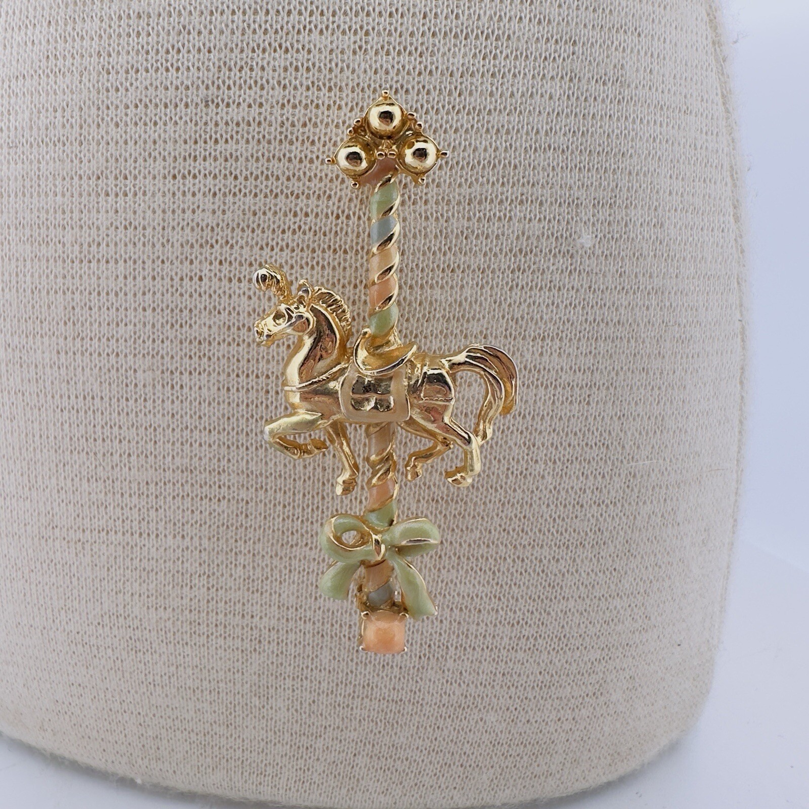 VINTAGE CORO ADOLPH KATZ? MERRY GO ROUND CAROUSEL HORSE BROOCH PIN CLIP UNSIGNED