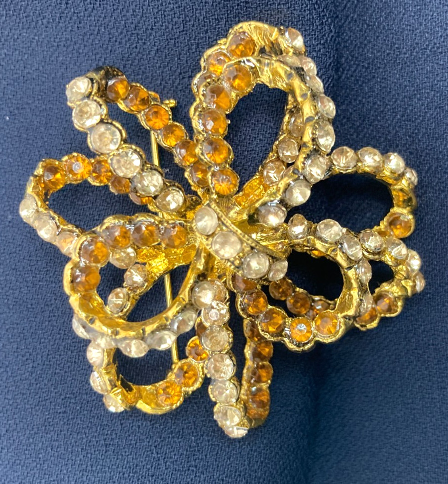 Brooch Pin / Pendant Gold Tone Honey Amber Color And Rhinestones Bow Vintage USA