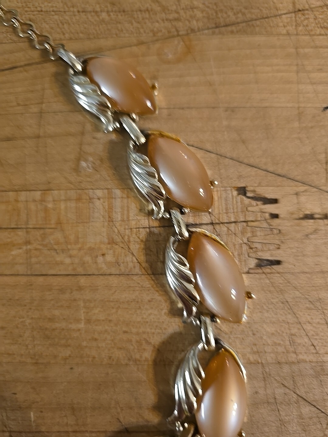 Vintage Gold Toned Brown Moonglow Lucite Necklace 16in
