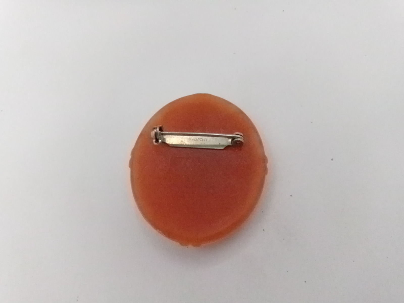 Vintage 1982 Avon Floral White & Coral Bouquet Bow Cameo Silhouette Brooch Pin