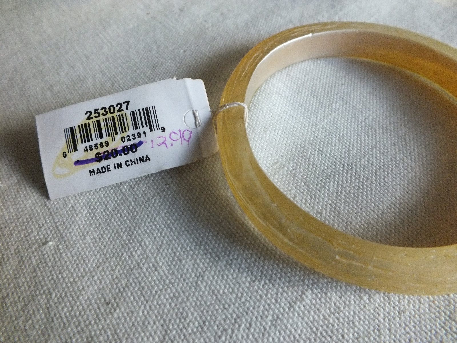 Collectible Bangle Bracelet Soft Yellow Texture 3/8″ W x 2 1/2″ Label Erica Lyon
