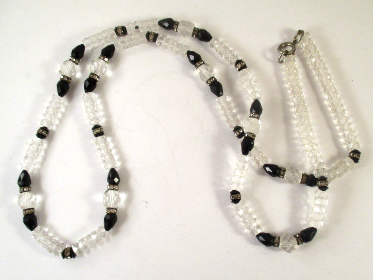 Vintage BLACK & CLEAR GLASS RHINESTONE RONDELLE BEADED NECKLACE 31-1/4″