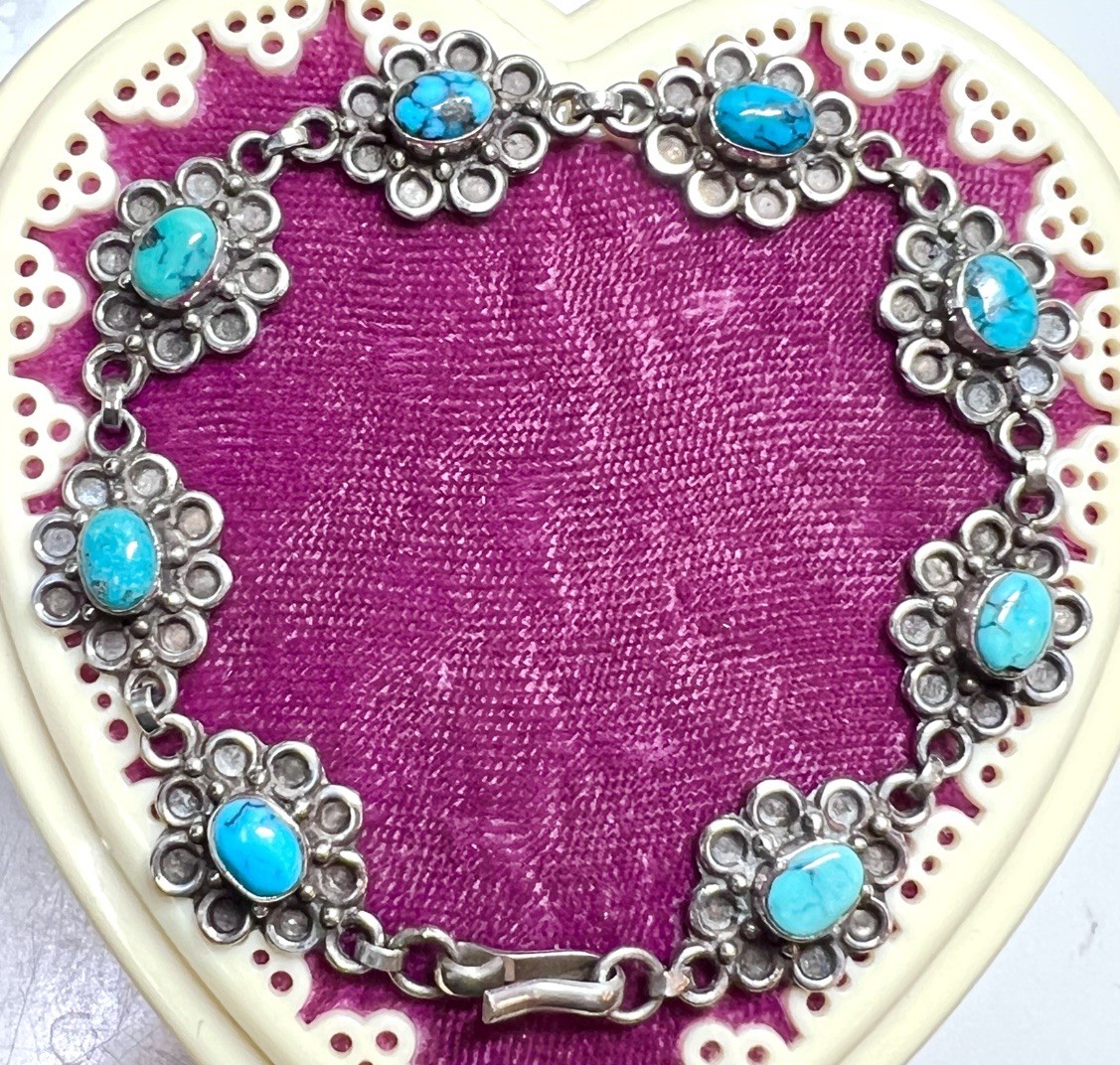 LOVELY Artisan Ornate Sterling Silver Genuine Turquoise Floral Design Bracelet
