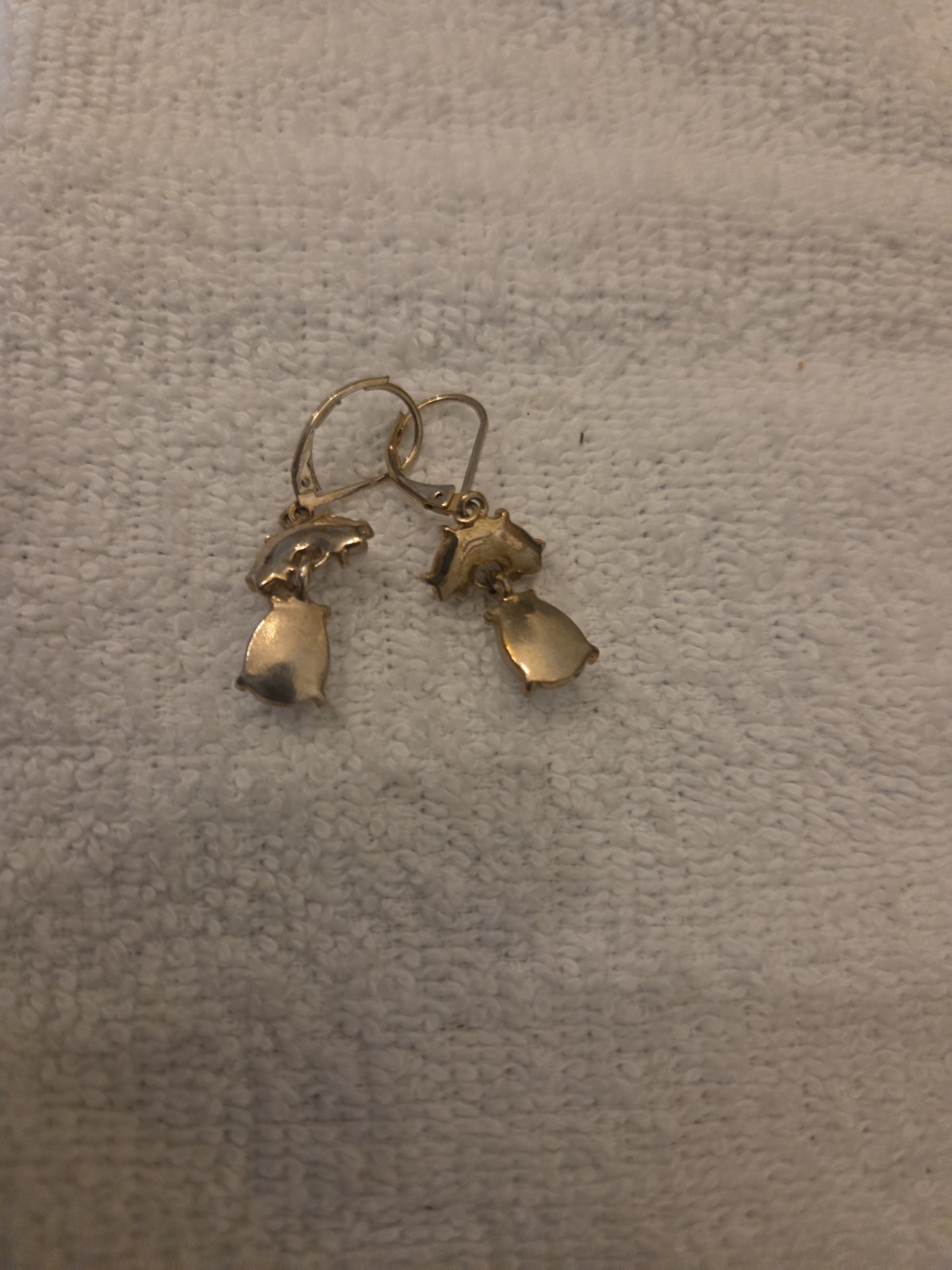 Vtg White Dangle Earrings