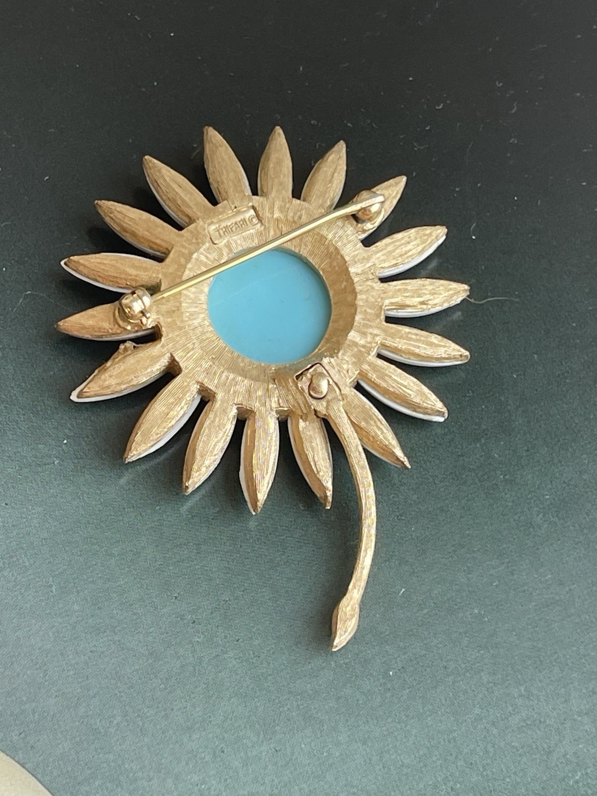 Trifari. Daisy Flower. Brooch