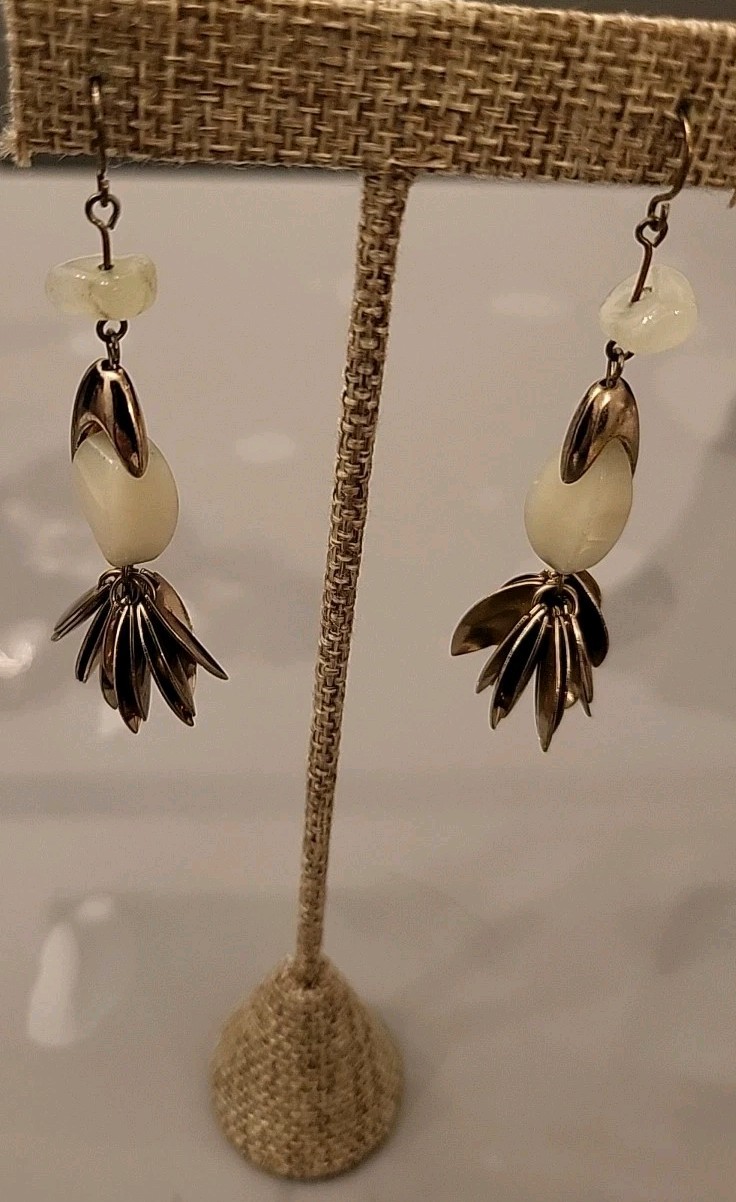 Vintage Dangle Leaf Drip Drop Earrings White Quartz Crystal w Gold 2.5″ LengthK1