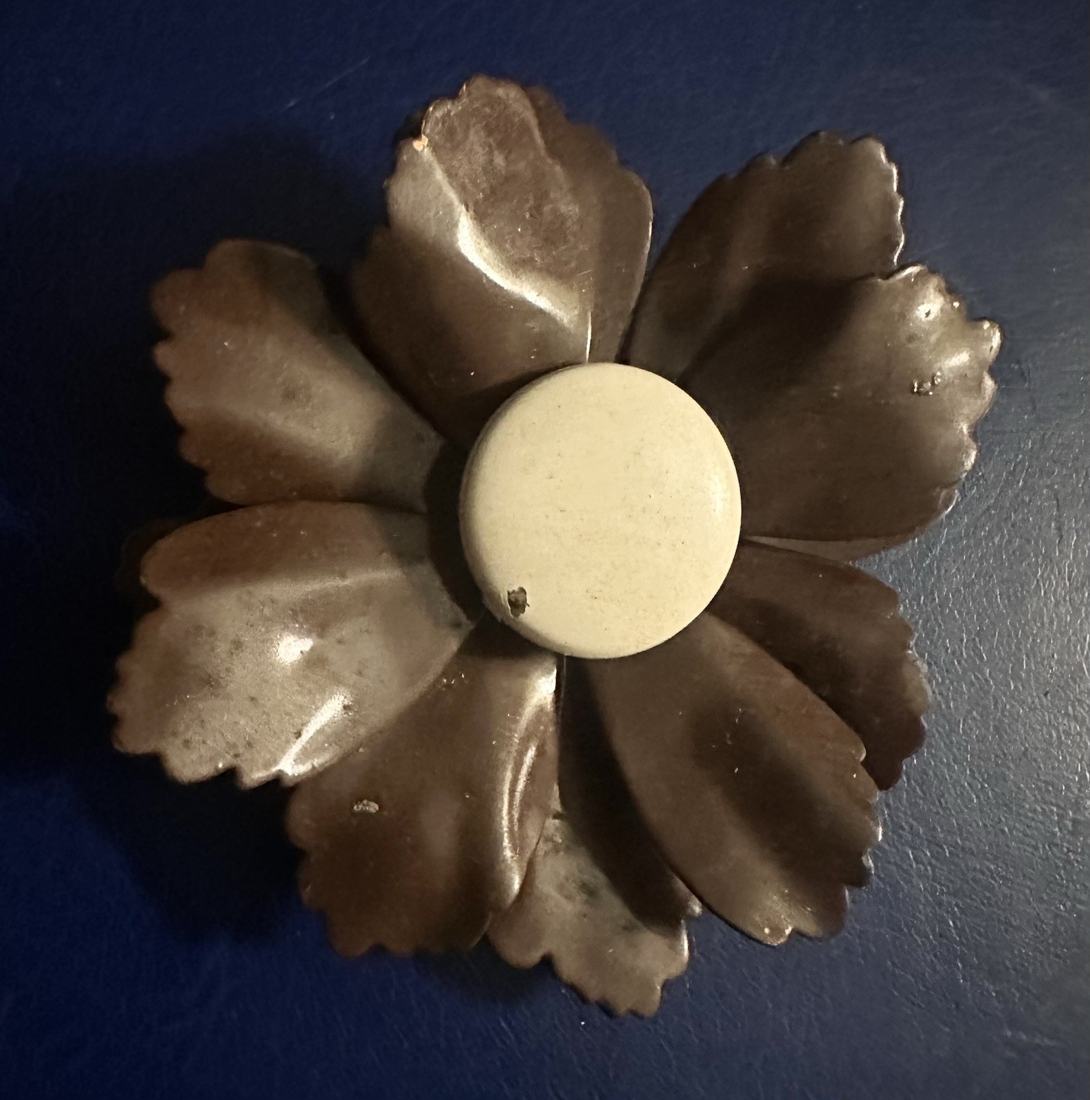 BROWN & WHITE Enamel LARGE Flower Pin Brooch Vintage