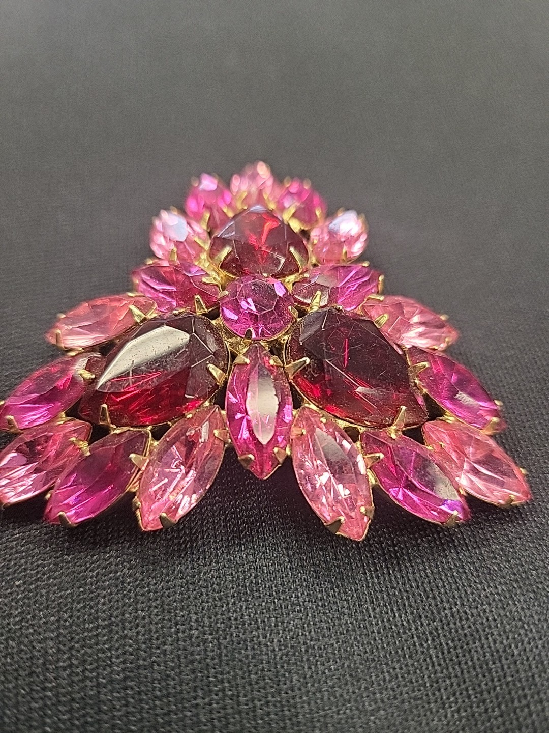 Lovely Vintage Red Fuchsia & Pink Rhinestone Brooch 2.25 Inch