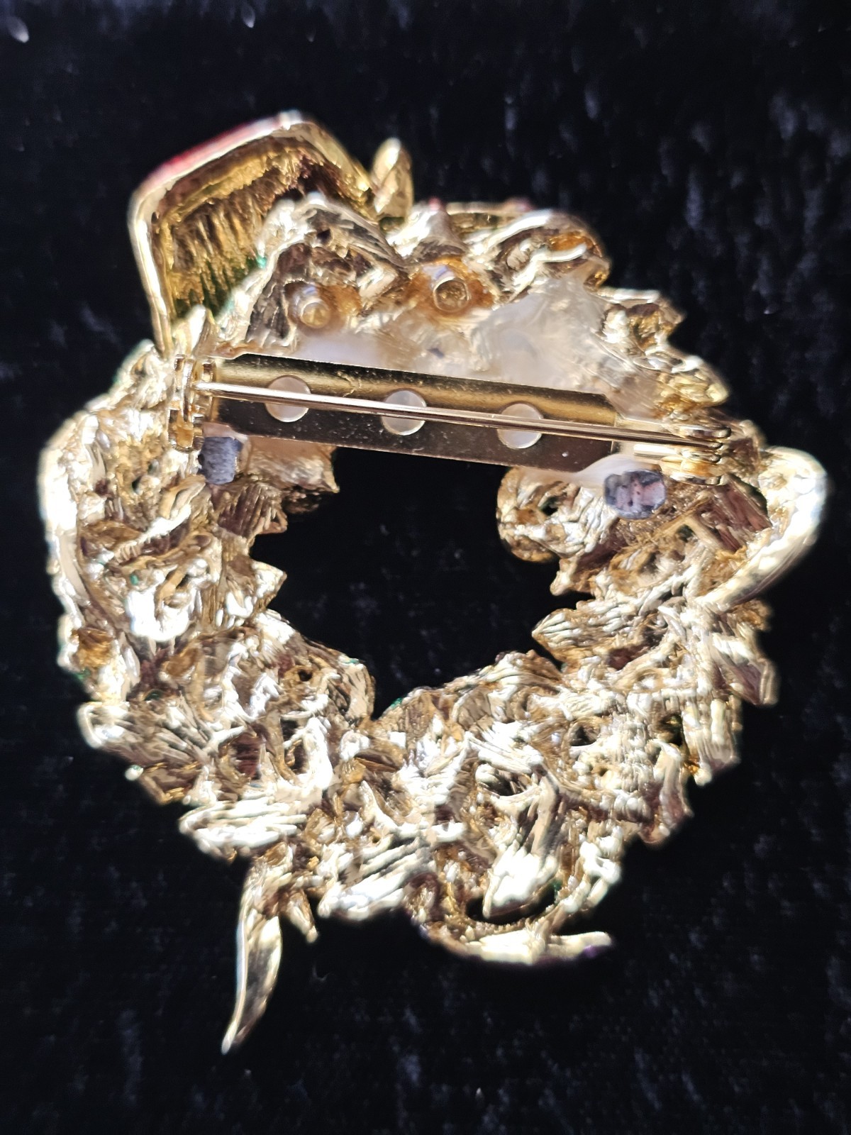 Vintage Red Hat Society Enamel Rhinestone Wreath Brooch Purple Ribbon