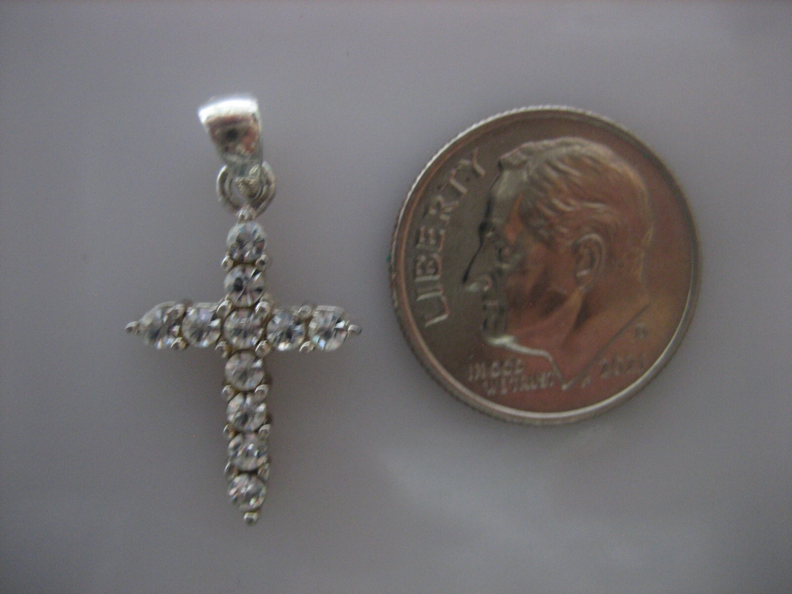 DESIGNER CW STERLING SILVER 925 DELICATE RELIGIOUS CROSS PENDANT