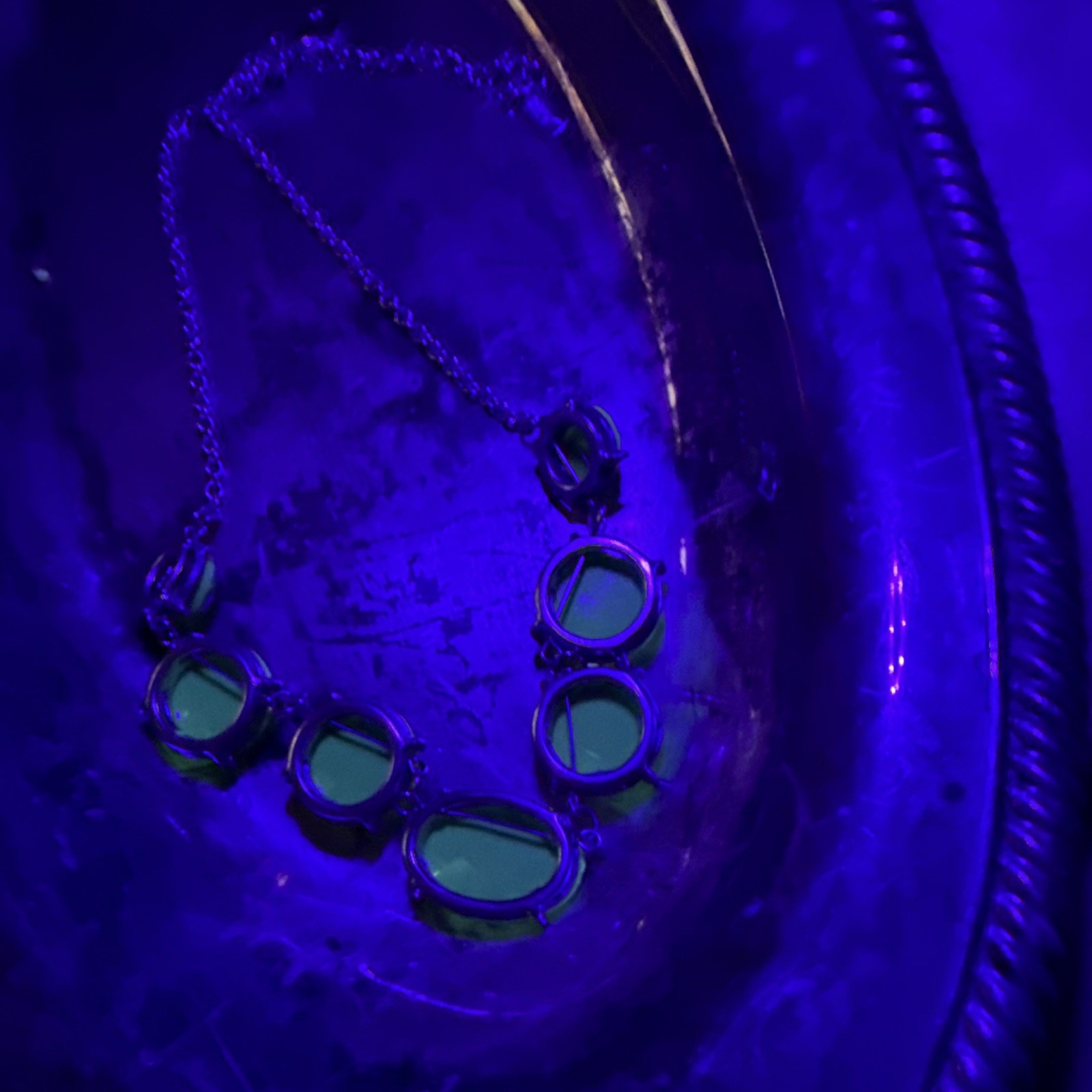 Uranium glassNecklace 6 Round Stones Center Oval Lg Stone Set In 925 Silver 16″
