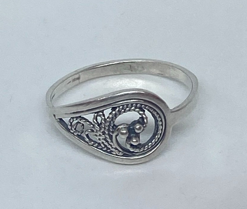 Vintage rings made of 925 silver, Size 7.5 . Weight 1.53 g.Jewelry from Ukraine