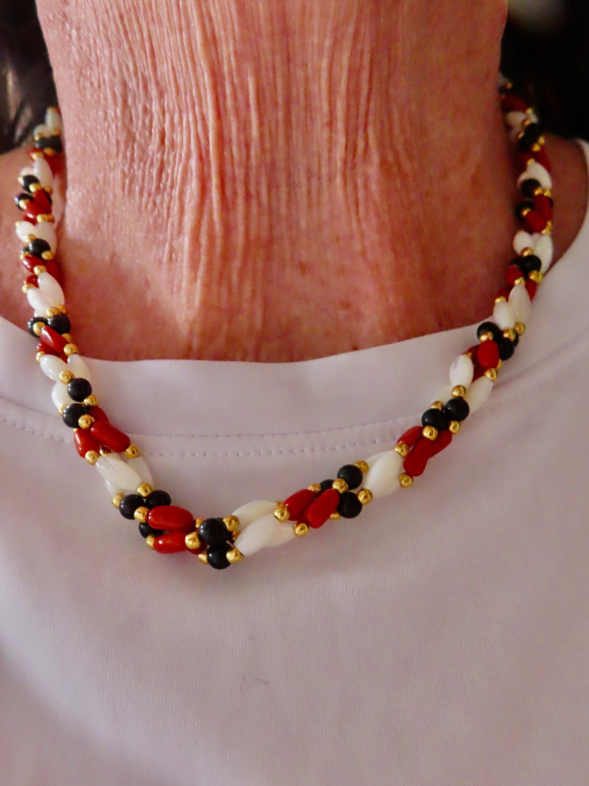 Vintage 1990’s Red & Black Coral w/MOP Bead Necklace