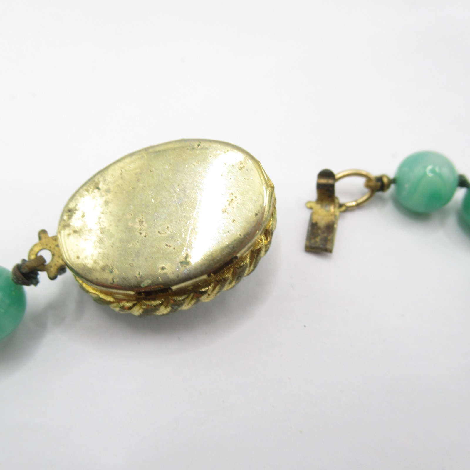 Green Peking Glass Hand-Knotted with Clasp 11mm 31 1/2″