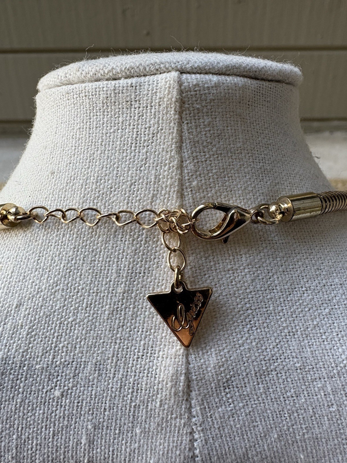 Vintage GUESS Gold-Tone Snake Chain Tassel Lariat Necklace – 1980s/1990s Glam
