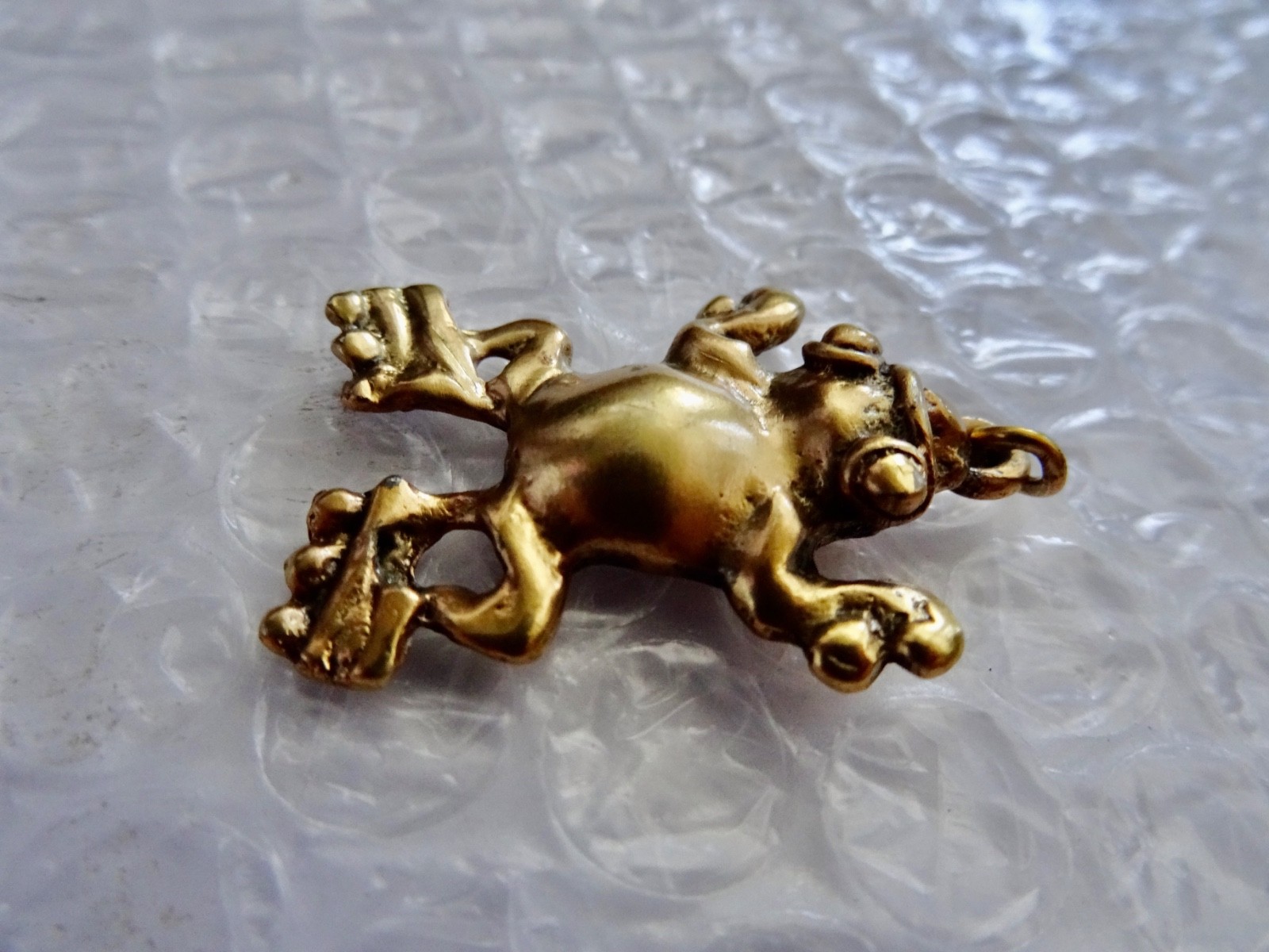 fROG PENDANT GOLD TONE ALVE STUDIOS VINTAGE MESOAMERICAN STYLE JEWELRY neocurio