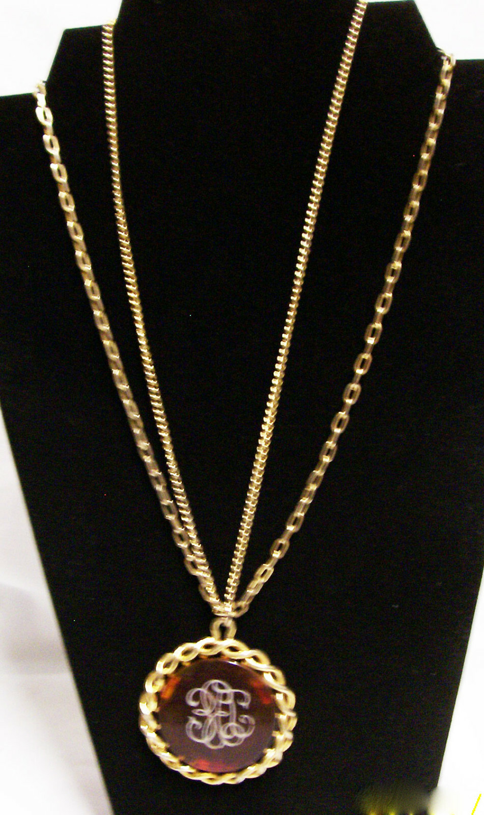 NECKLACE Unique Medallion Scroll Design w/Double Strand Rolo Cable Chains Vtg-A3