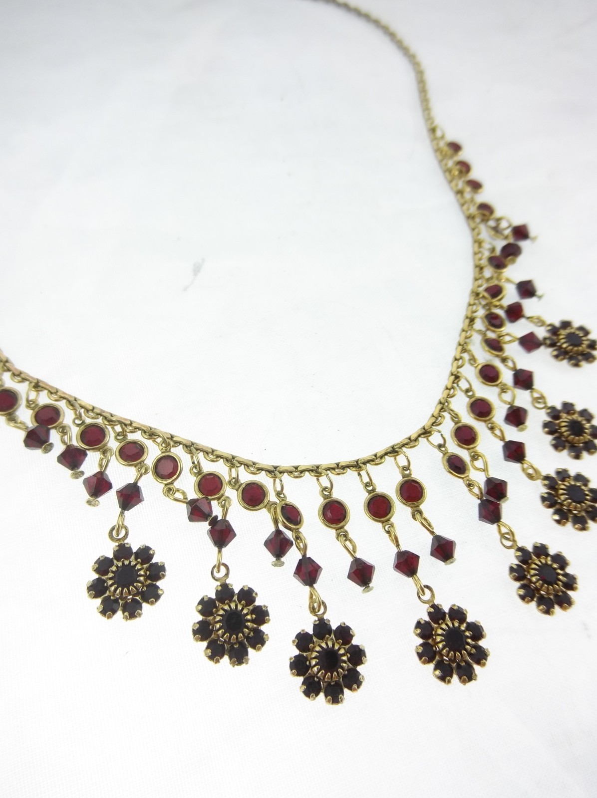 15.5″ Austrian Crystal USA Red Rhinestone Flower Bezel Necklace