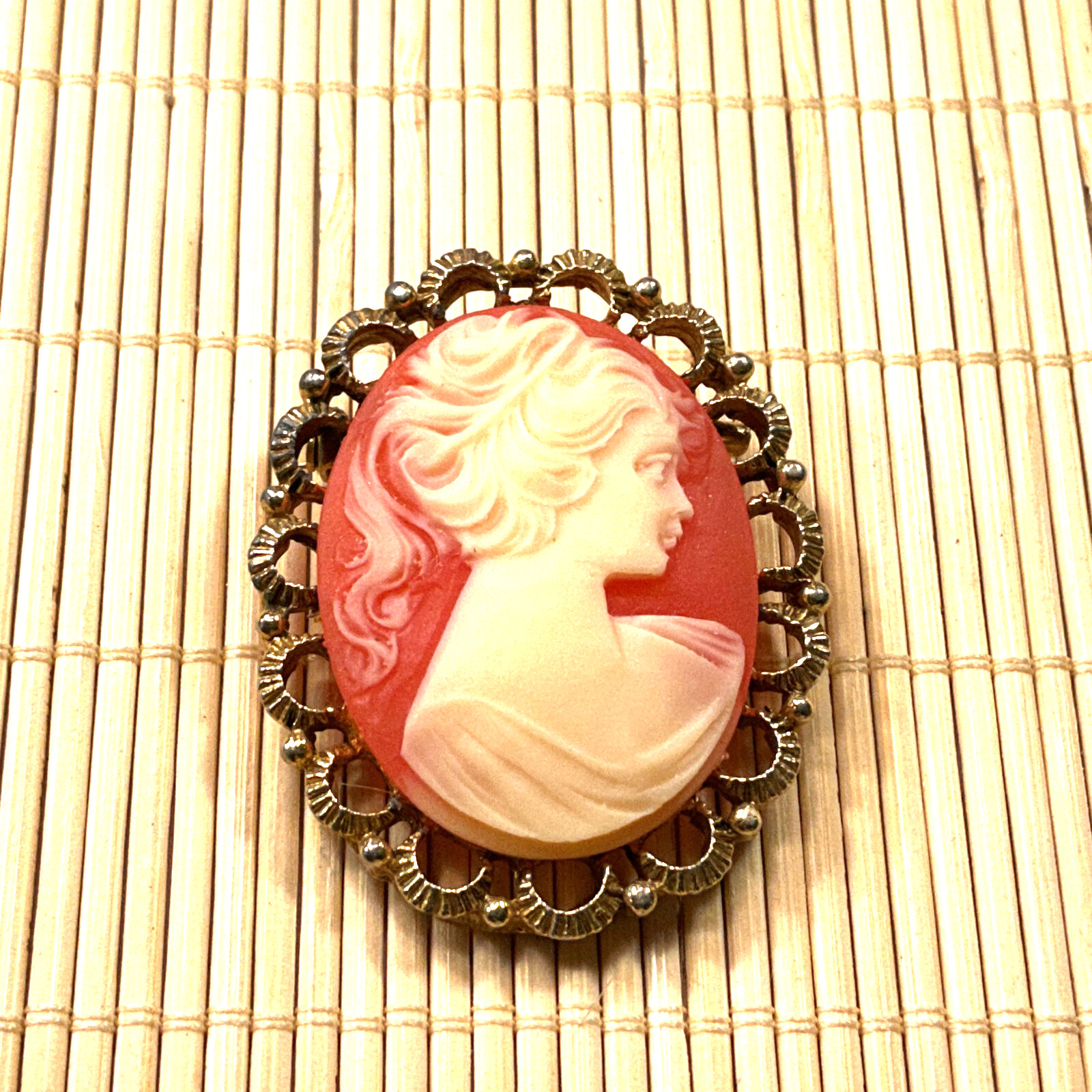 Fashion Pin Cast Gold Tone Cameo Lady Resin Orange Cream Brooch Lot 95B