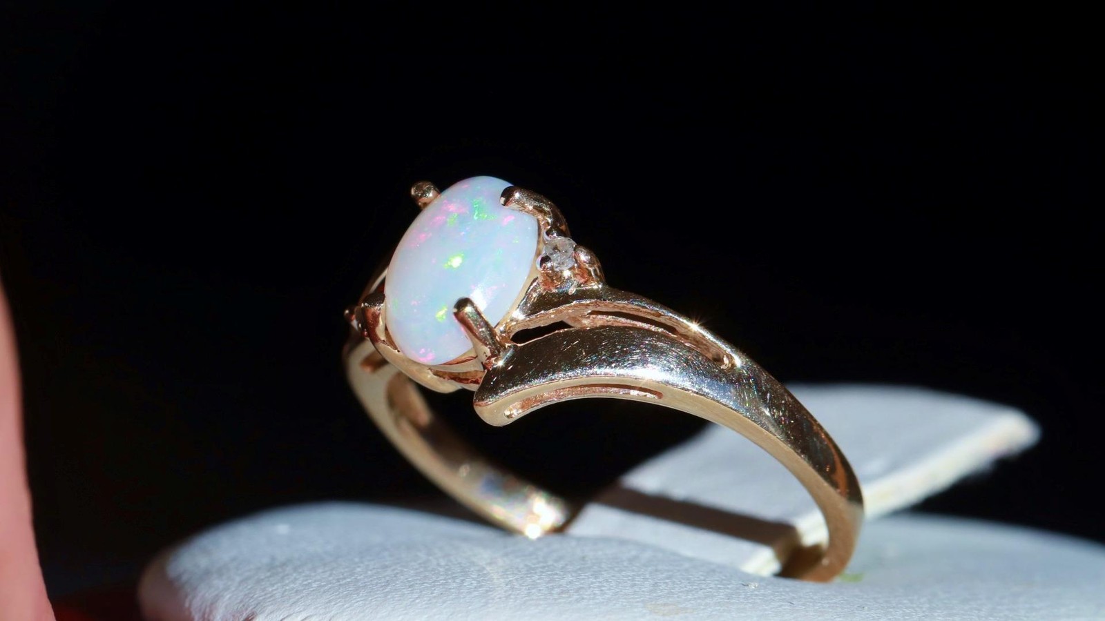 10k yellow gold size 5 ring 0.355ct Australian fiery opal diamond 1.52gr N3815