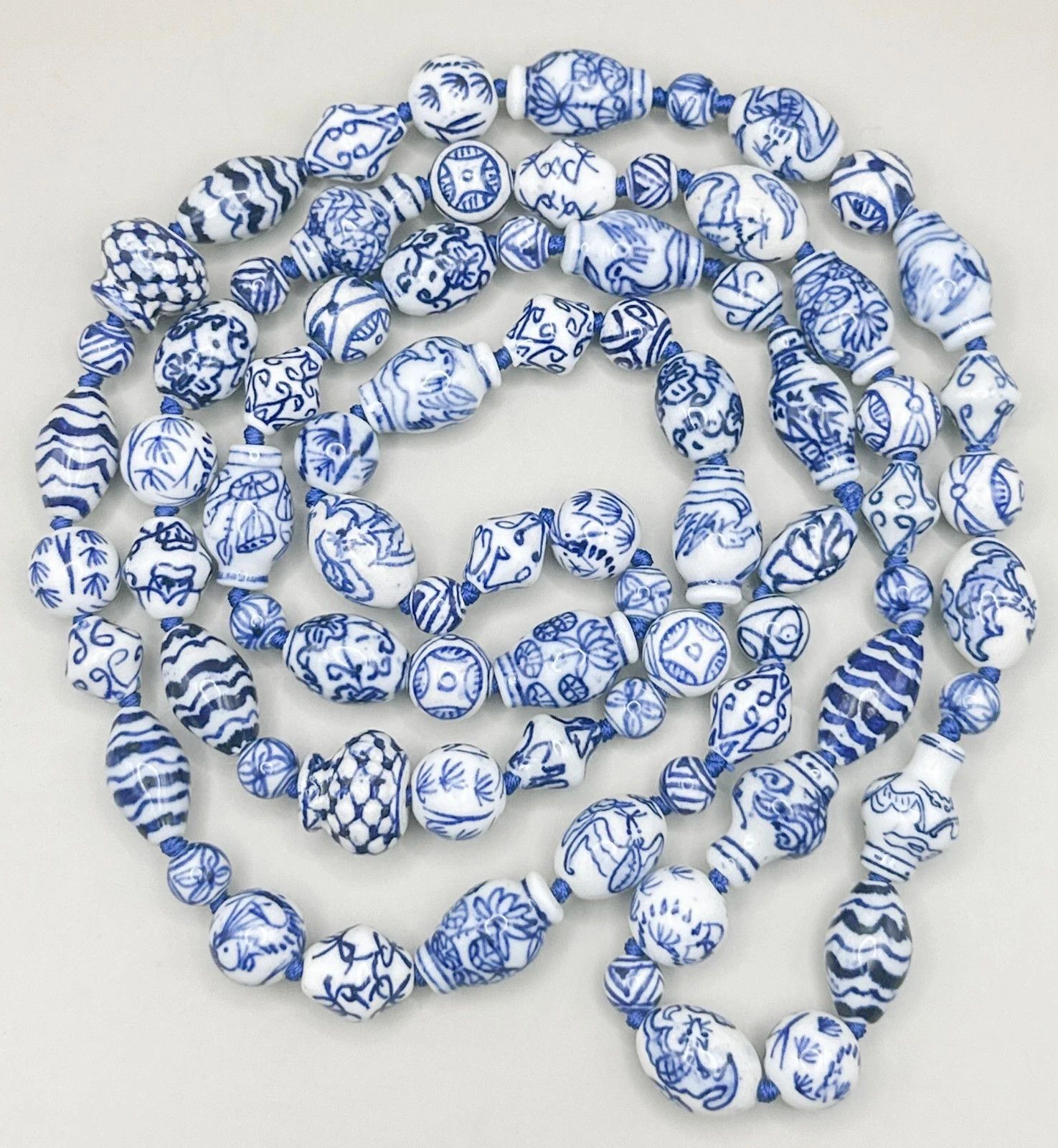 Blue White Porcelain Bead Necklace Womens Chinoiserie 48″ Vintage Art Deco