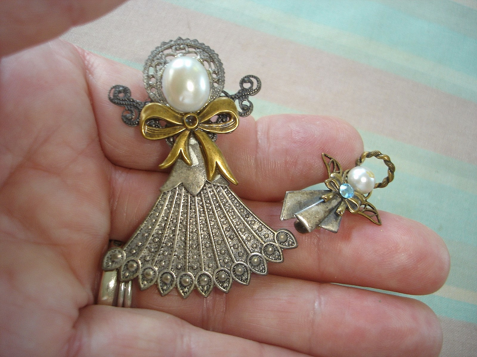 Vintage LOT of 6 HEART & ANGEL Pin Brooches-4 Heart, 2 Angels-Pearls Rhinestones