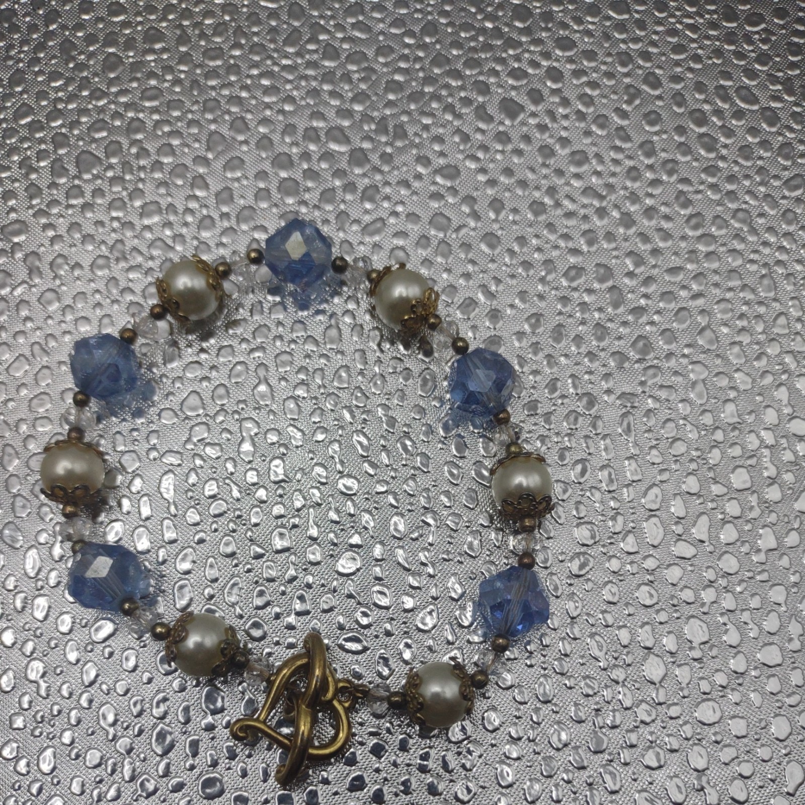 Vintage Faux Pearl Faceted Light Blue Bead Bracelet Gold Tone