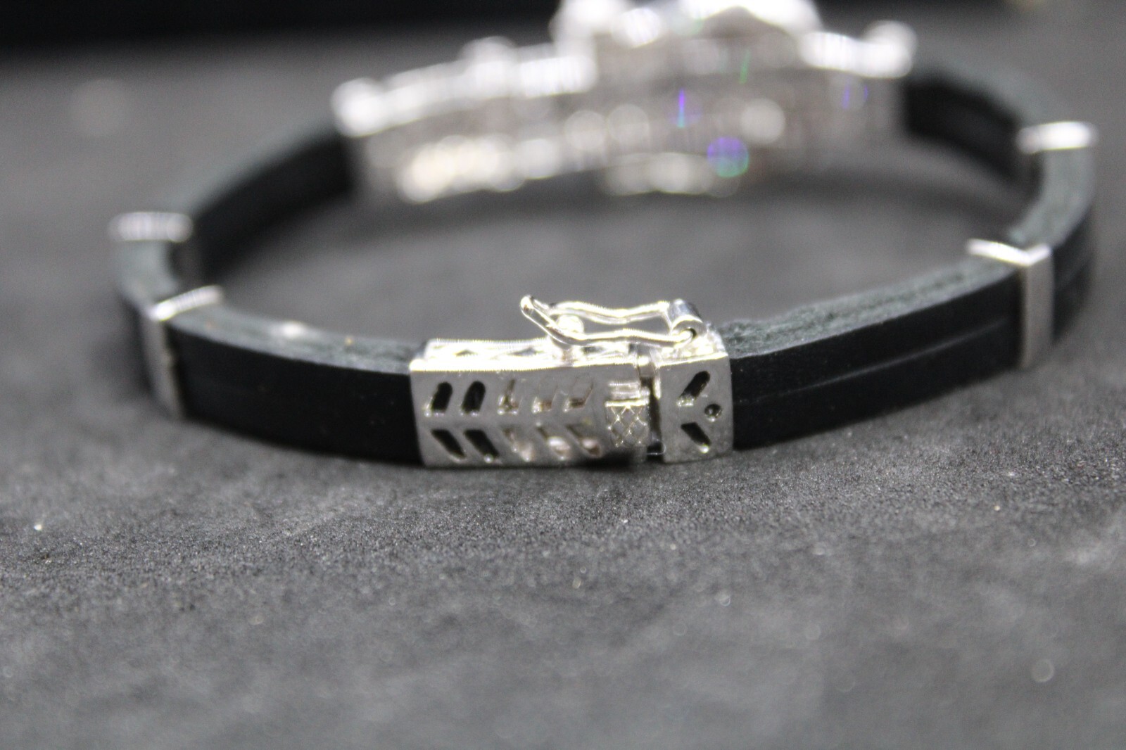 VINTAGE CHINA RP HORSESHOE CRYSTAL RHINESTONE LEATHER BRACELET 7 1/2″