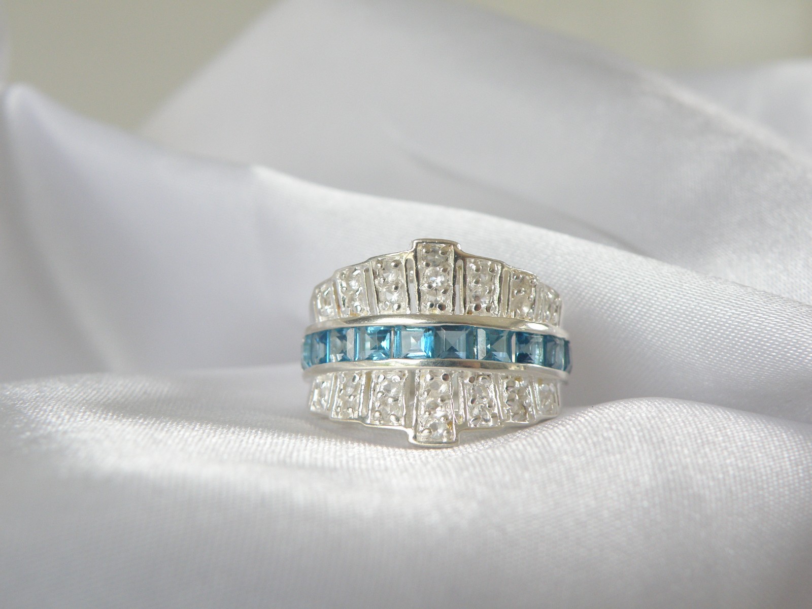 Vintage Sterling Silver 925 Channel Set Natural Heated Blue Topaz Ring Size 6