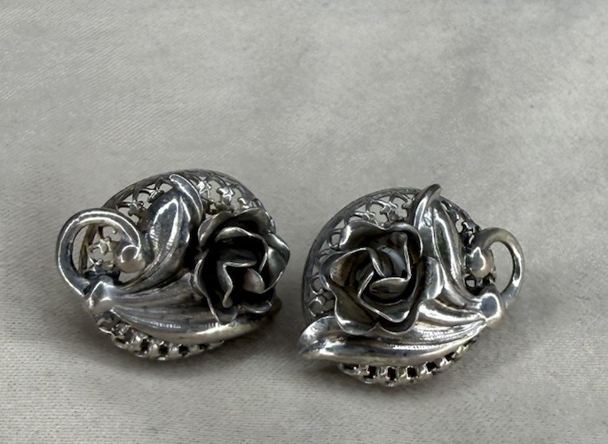 Vintage Danecraft Sterling Silver Floral Bouquet Design Screw Back Earrings