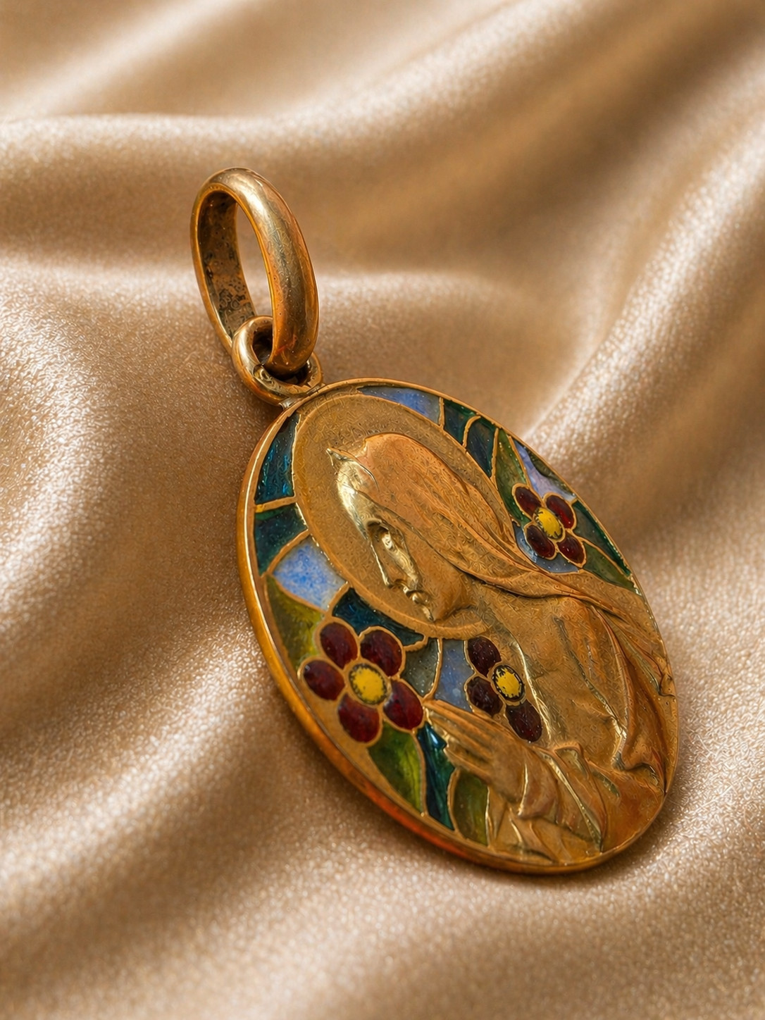 Virgin Mary Pendant 18K Gold Plique-à-Jour Enamel Religious Antique Art Nouveau