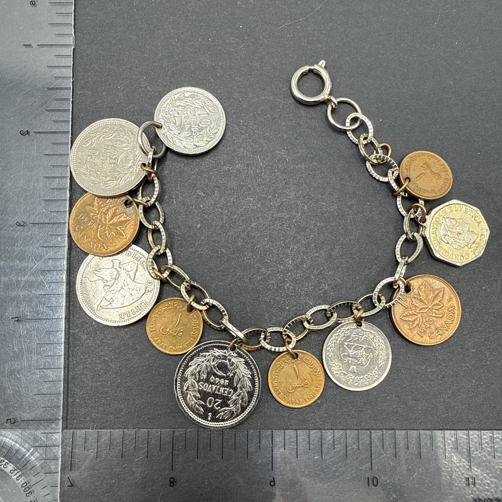 Vintage World Coin Charm Bracelet 7” J61a