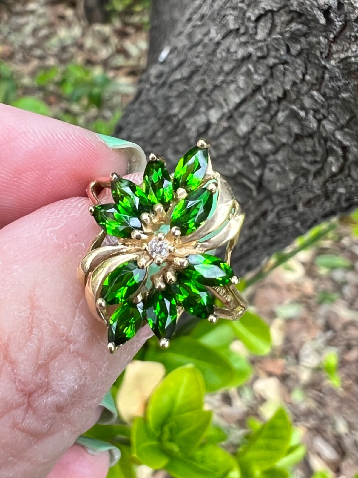 VINTAGE 14K YELLOW GOLD VIVID GREEN CHROME DIOPSIDE DIAMOND COCKTAIL RING